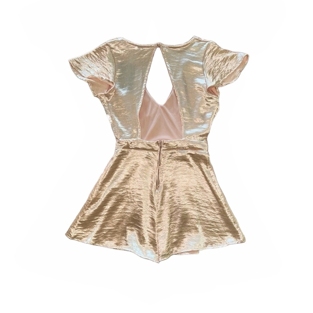 Blush Pink Satin V-Neck V-Back Romper · Size S · NWT - Picture 4 of 10